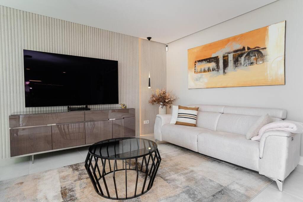 Appartement With Spectacular View In Cabopino Marbella