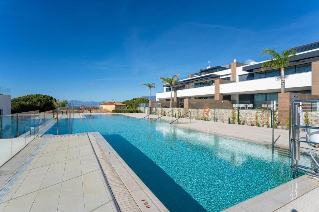 With Spectacular View In Cabopino Appartement *
